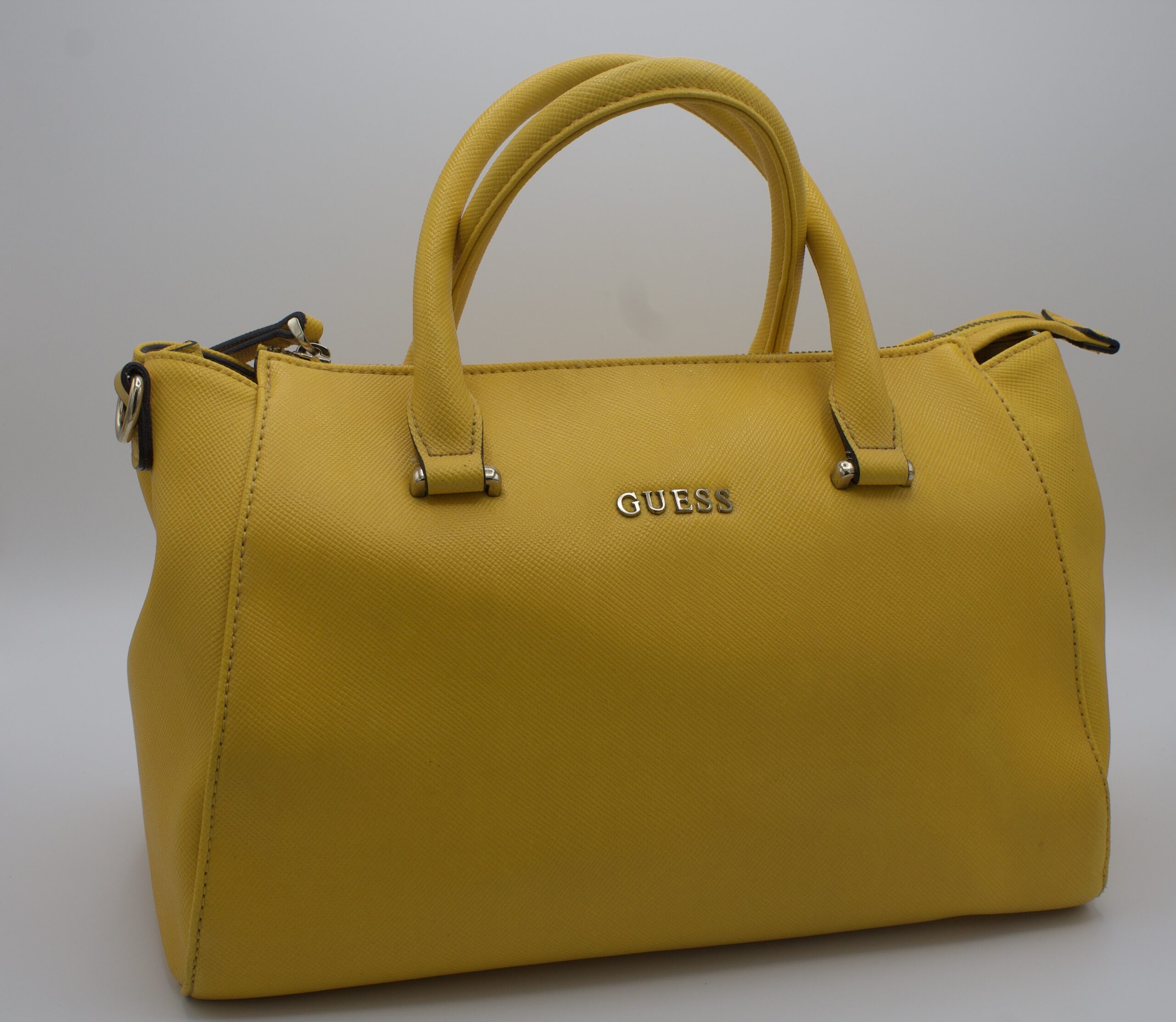 Borsa Guess in giallo intenso