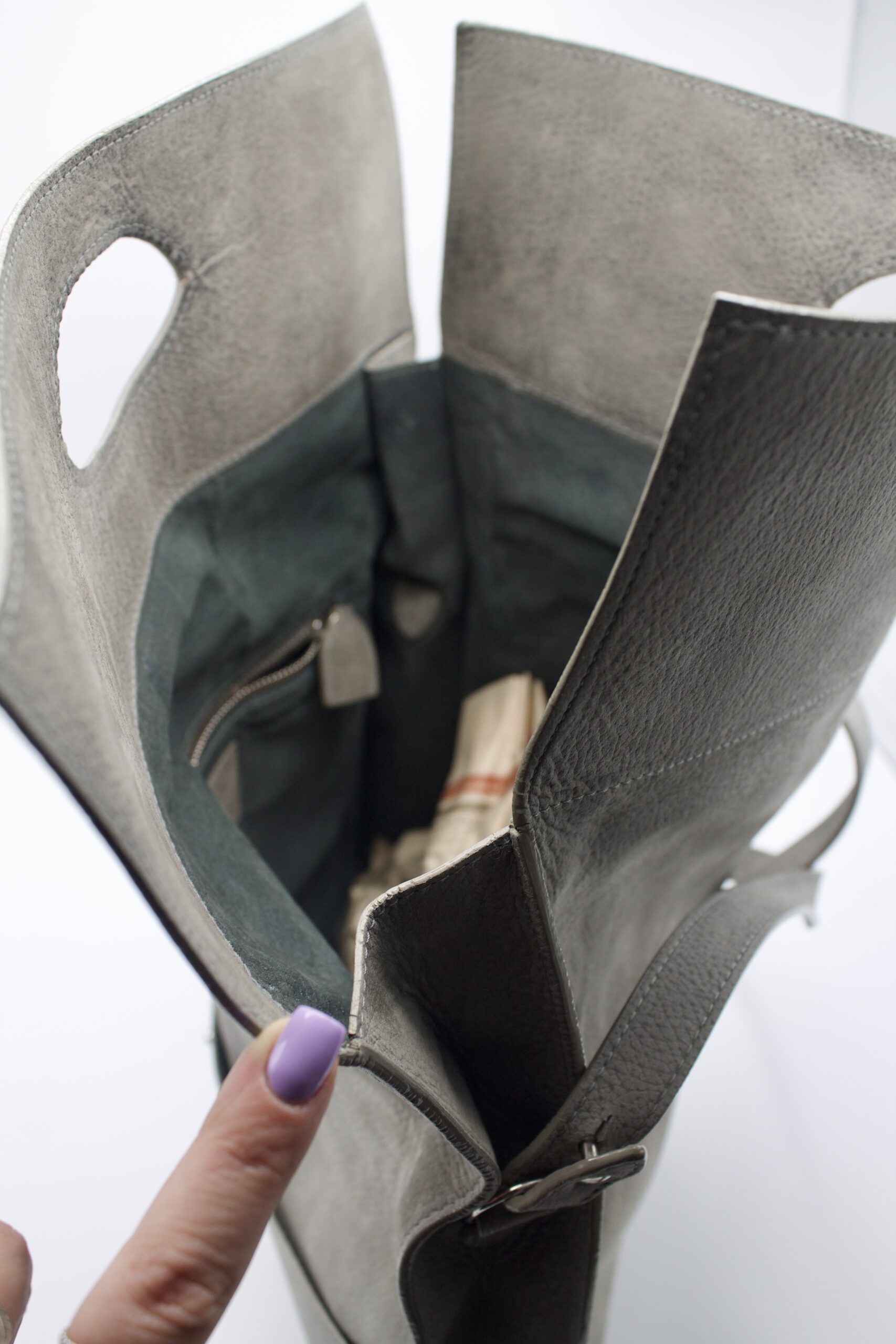 Borsa Old England grigia e marrone - taglio particolare - immagine 9