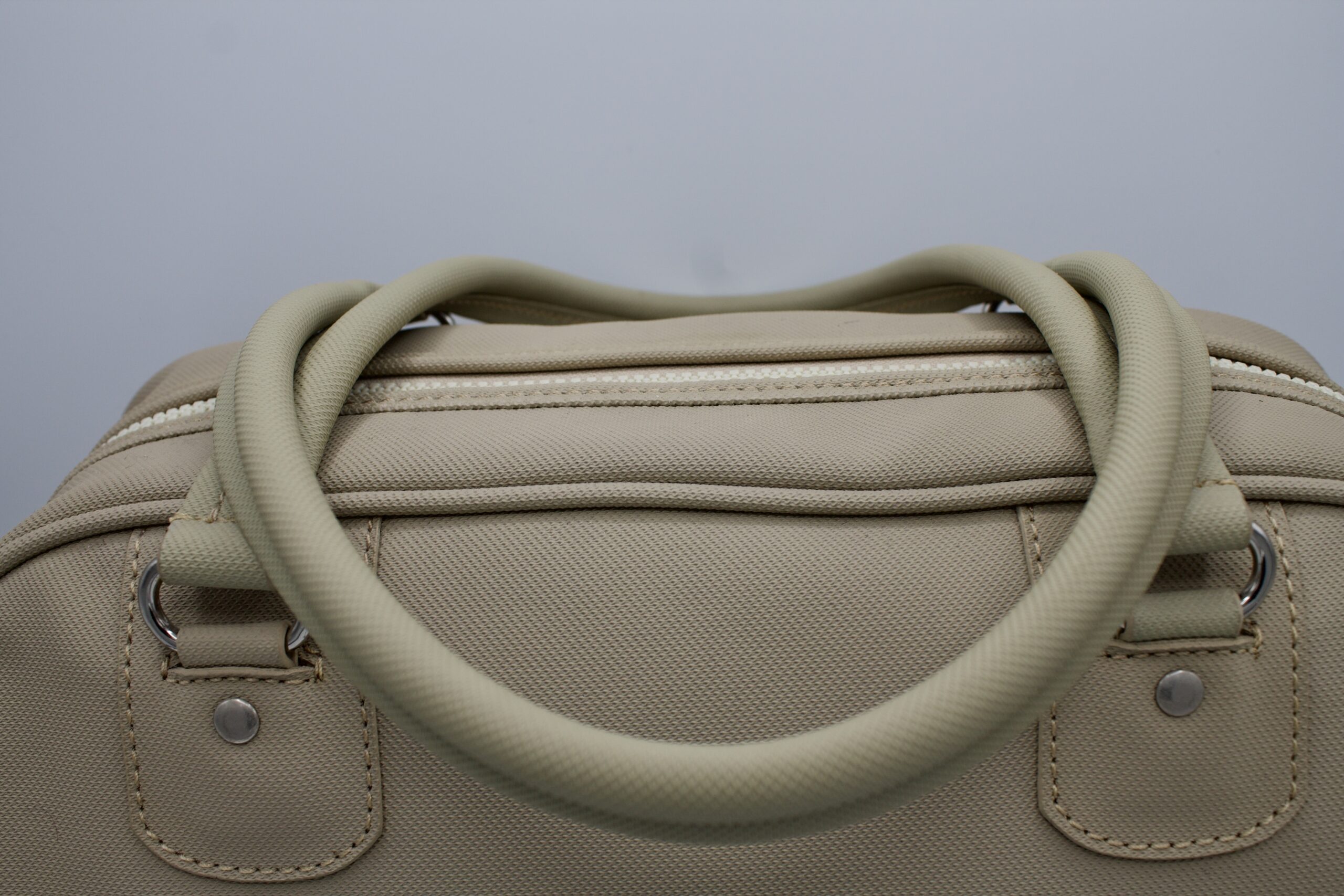 Borsa Lacoste beige - modello sportivo - immagine 3