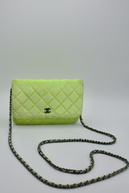 Mini borsa Chanel lime con tracolla lunga